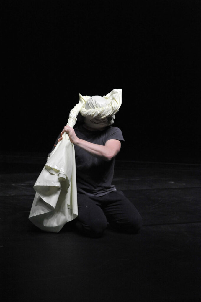 Cold Song | Cie Contour Progressif | Mylène Benoit | 2013